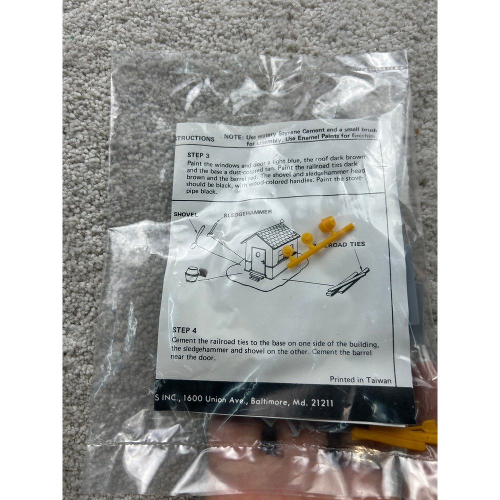 Vintage Life-Like HO Scale Switchman's Shanty Model Railroad Building Kit - Picture 2 of 7